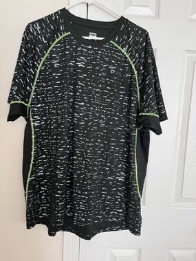 Men’s Wildspark Reflective Performance Tee size XL